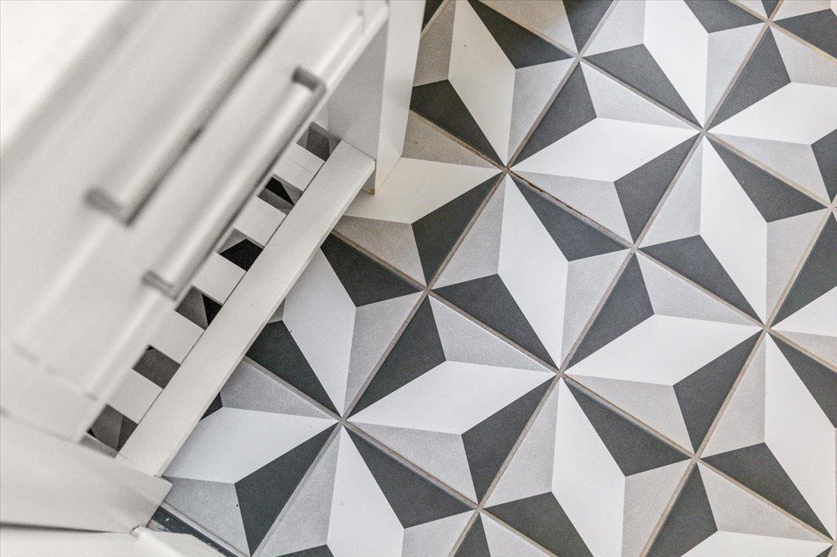 19-2627 Randolph St NE-0019.jpg