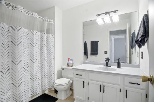 9905 Russell Avenue N, 2, Minneapolis, MN 55444