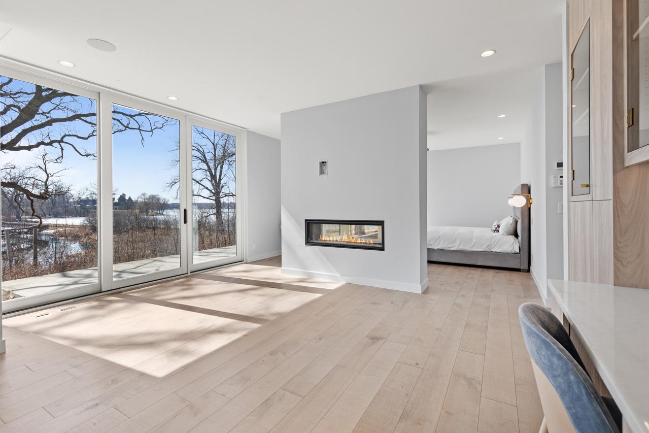 2-sided gas fireplace