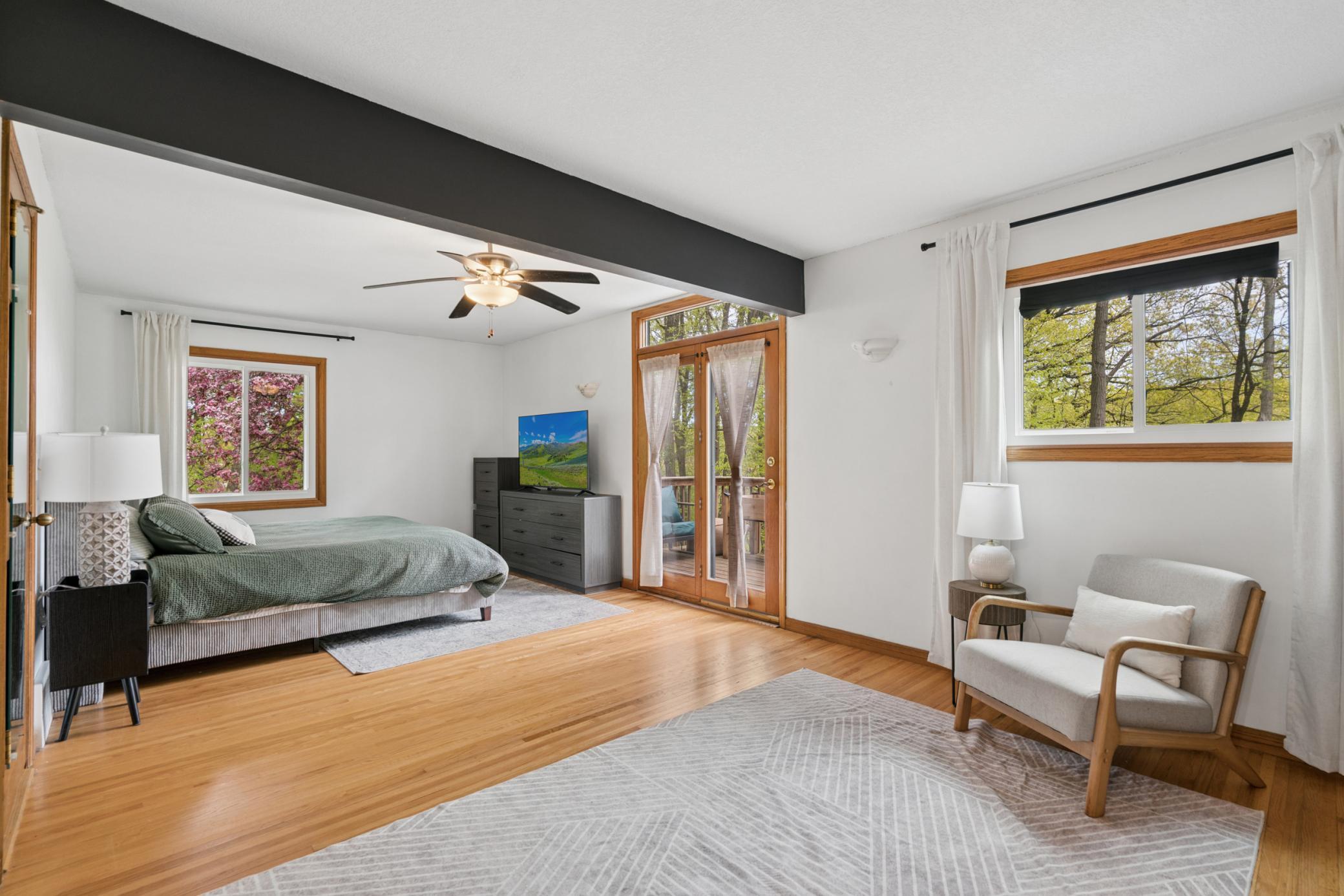Huge bedroom!