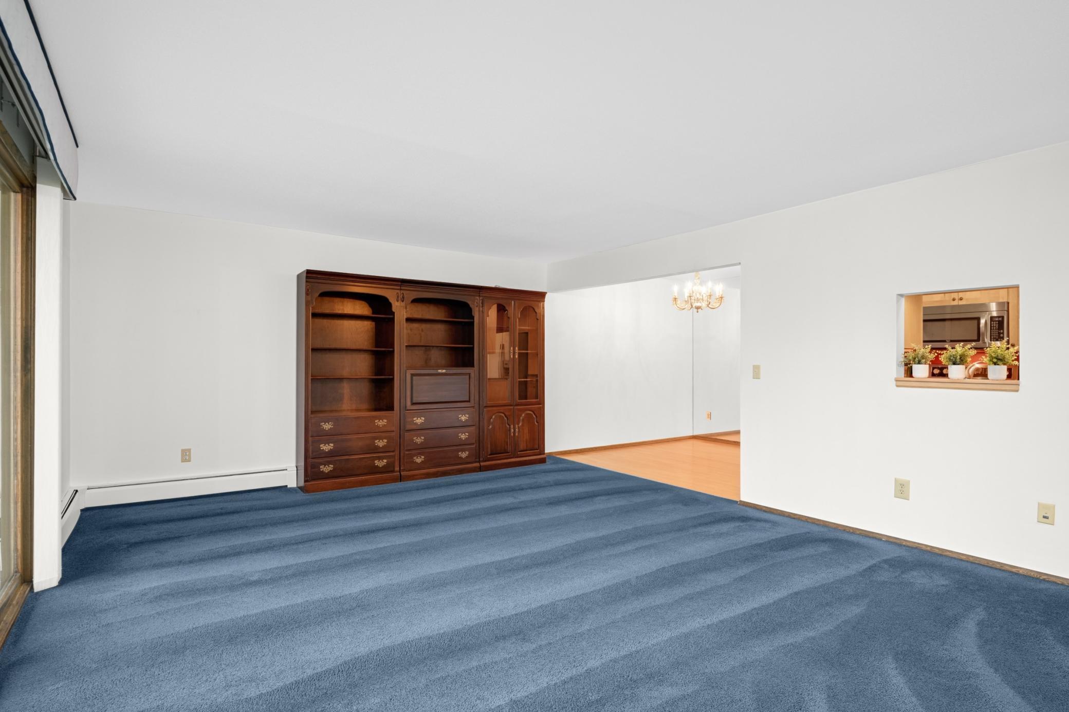 peekabo window between living room and kitchen.jpg