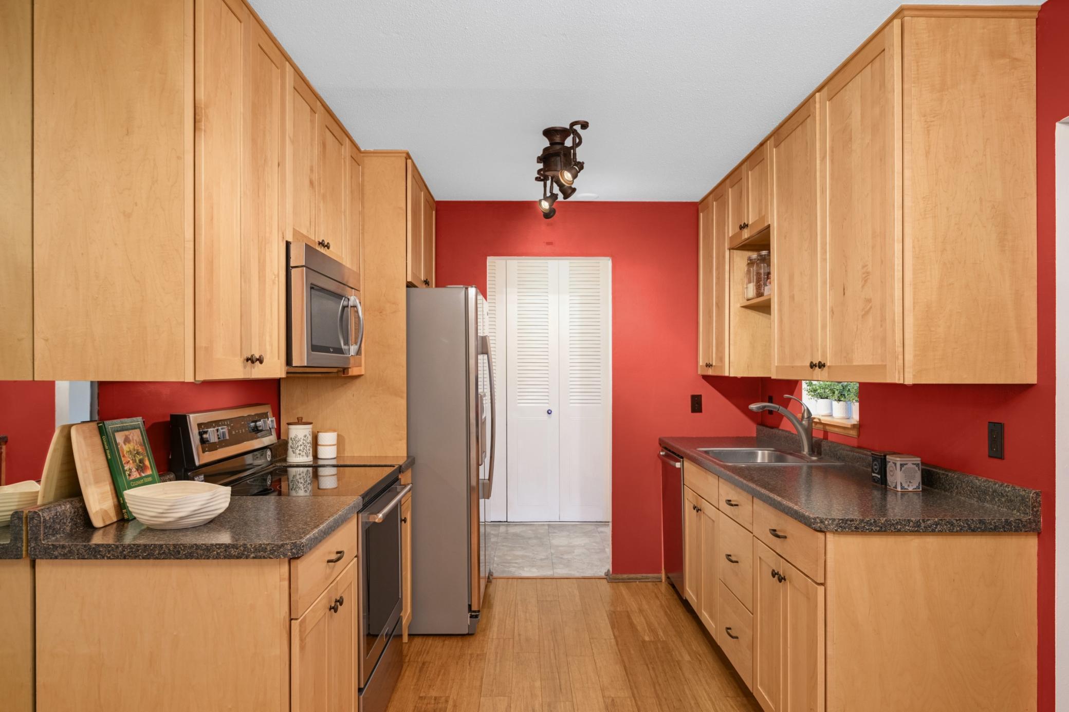 Kitchen w:maple cabinets.jpg