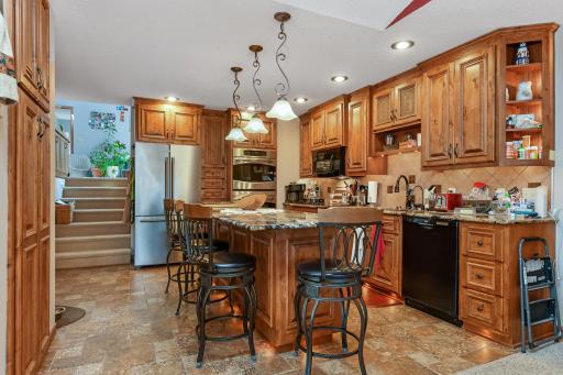 Attractive appliances, including double oven and beverage fridge!