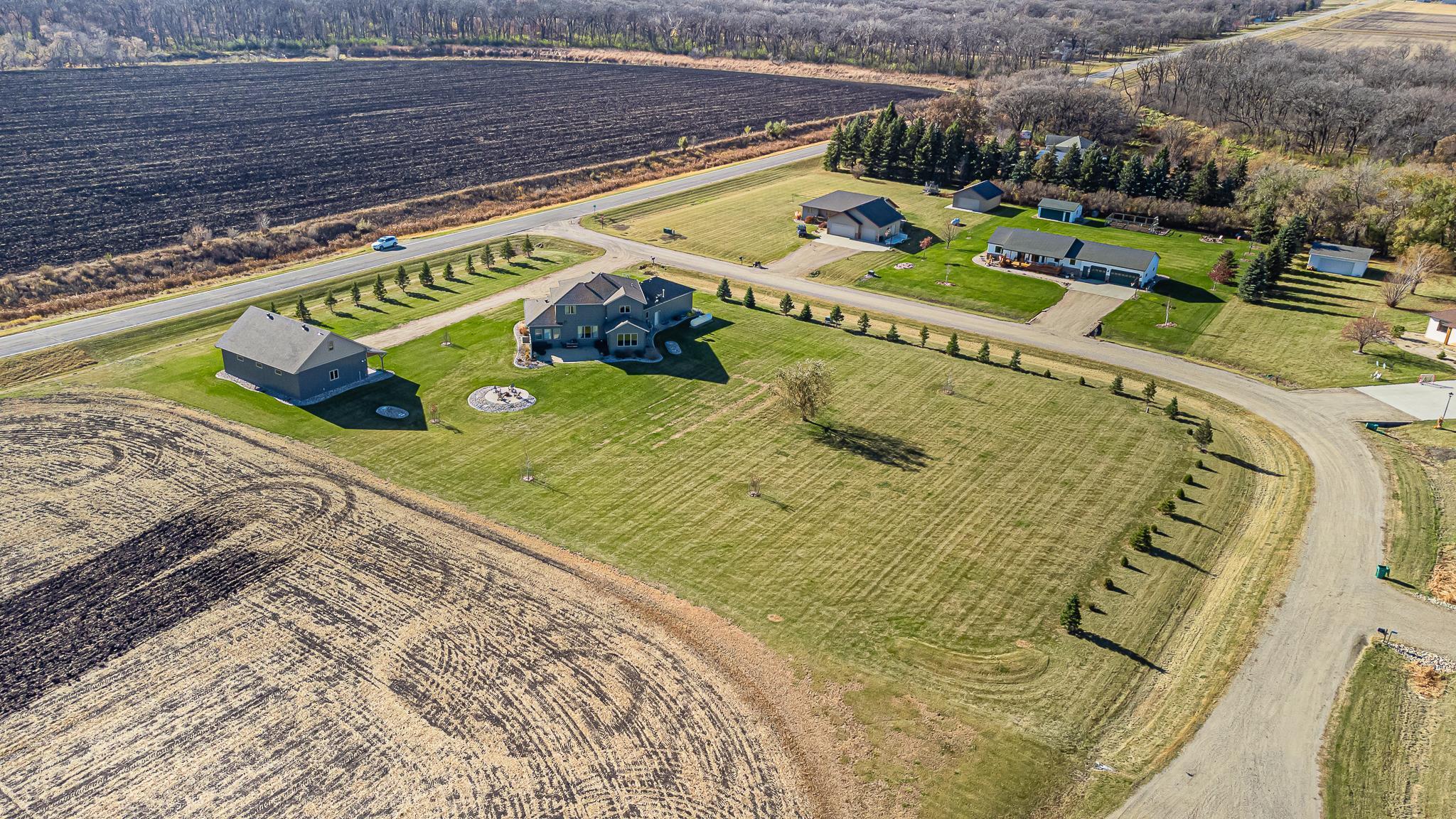 7022 9th St N, Moorhead, MN 56560-06.jpg