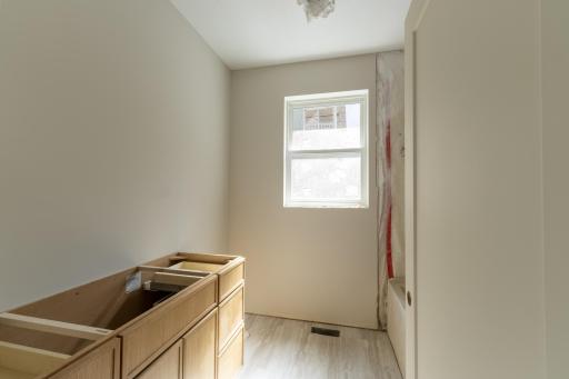 13-Main Floor Bathroom.jpg