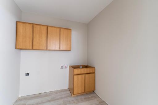 24-Laundry Room.jpg