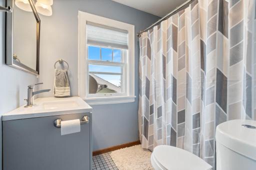 627 N 20th Avenue E, Duluth, MN 55812