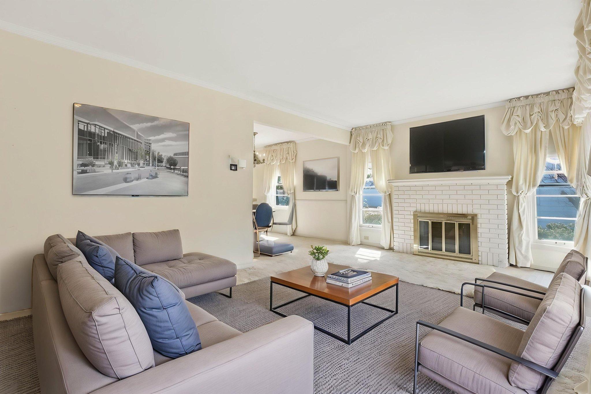 6-web-or-mls-DSC01329 virtually staged.jpeg