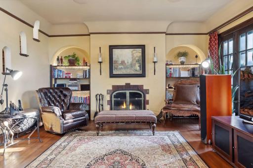 1005 Cedar Lake Road S, Minneapolis, MN 55405