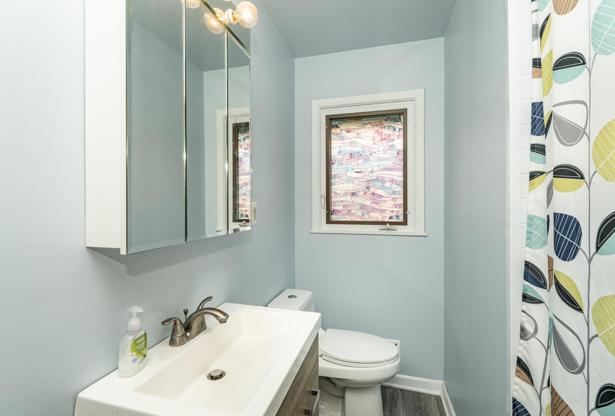 Main Floor Full Bath