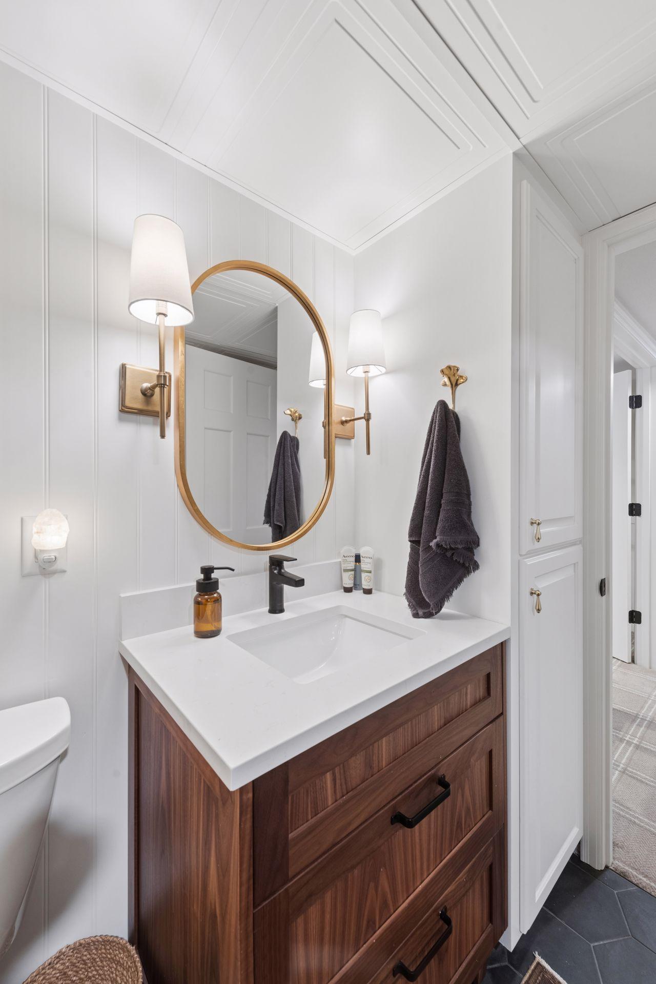 3825 Inglewood Avenue South - Spacecrafting - 0046.jpg