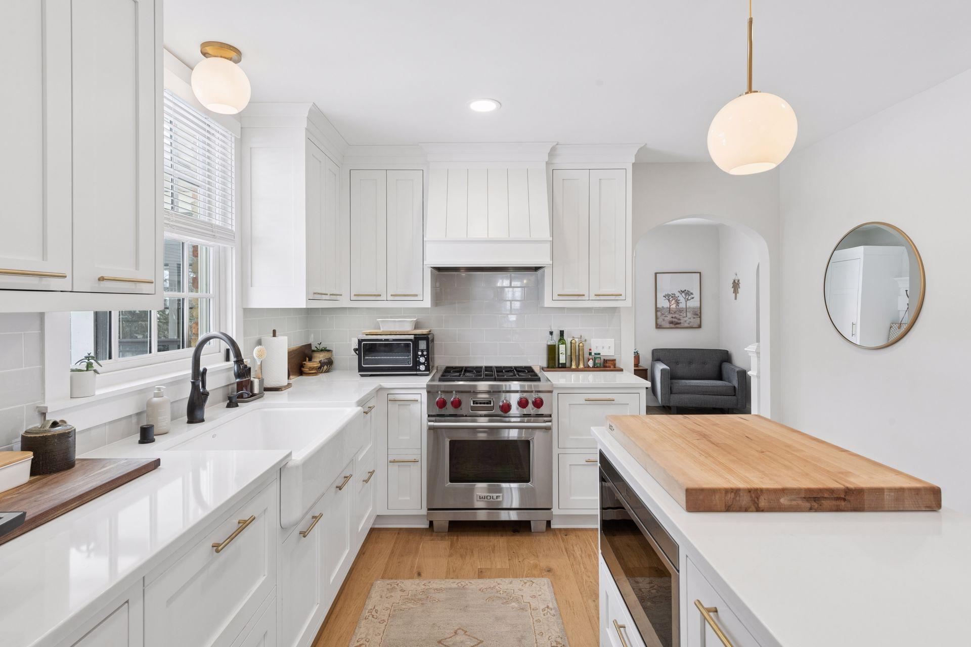 3825 Inglewood Avenue South - Spacecrafting - 0024.jpg