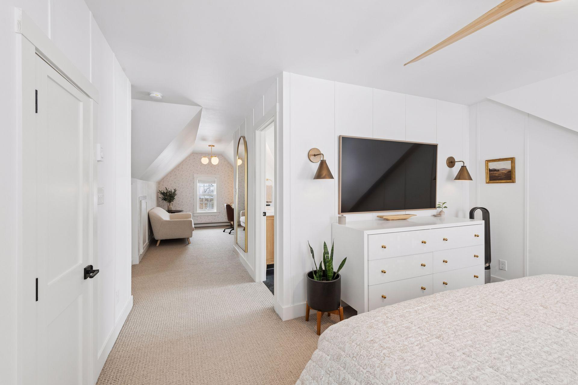 3825 Inglewood Avenue South - Spacecrafting - 0037.jpg