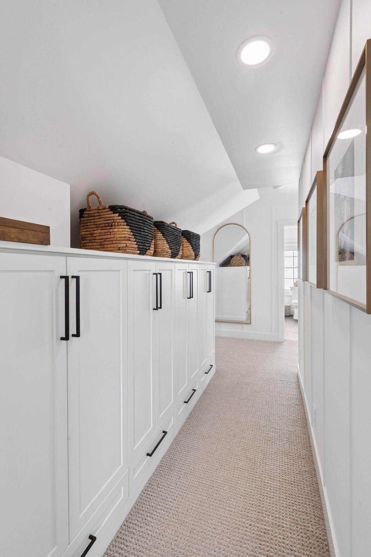 3825 Inglewood Avenue South - Spacecrafting - 0035.jpg