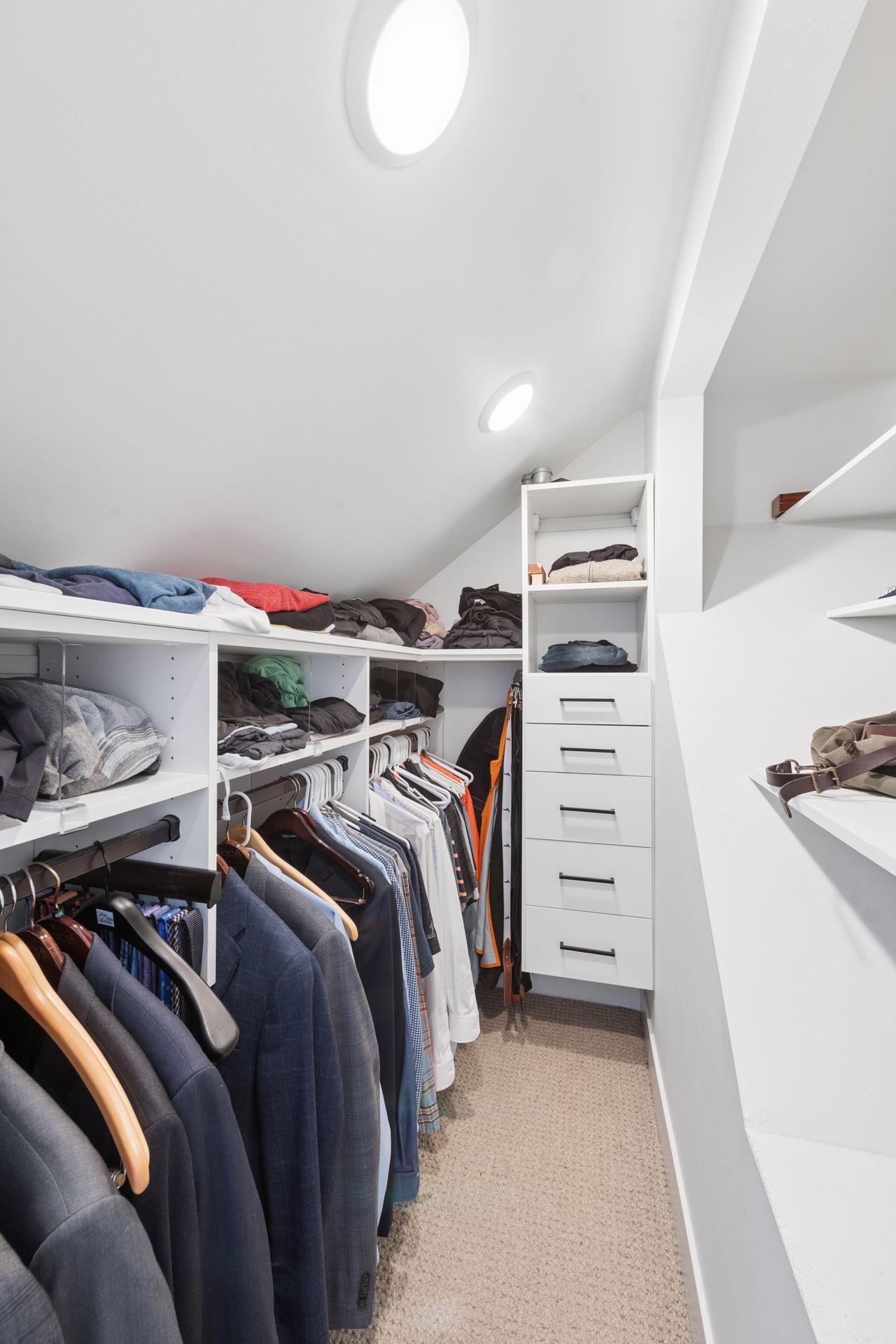 3825 Inglewood Avenue South - Spacecrafting - 0038.jpg