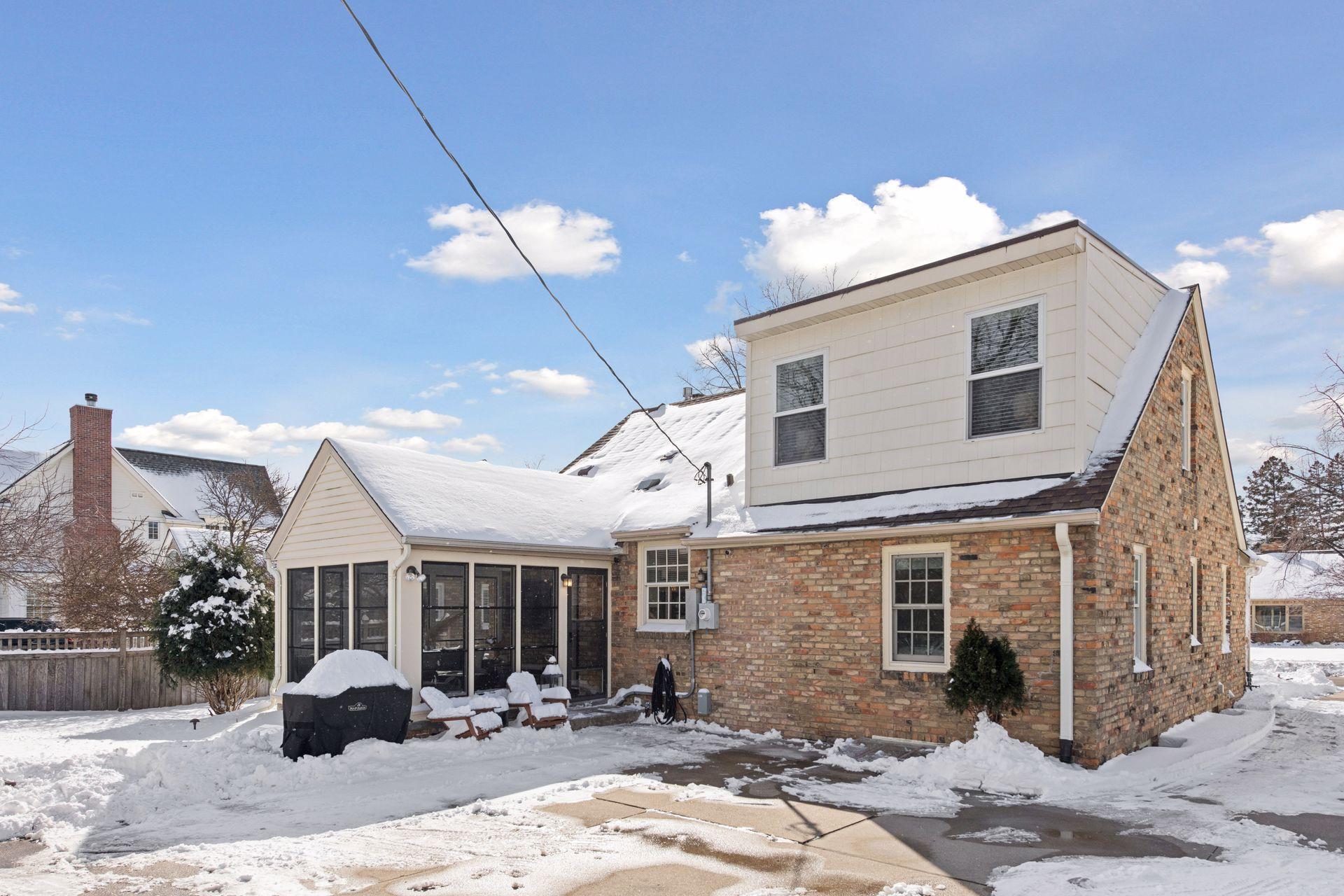 3825 Inglewood Avenue South - Spacecrafting - 0050.jpg