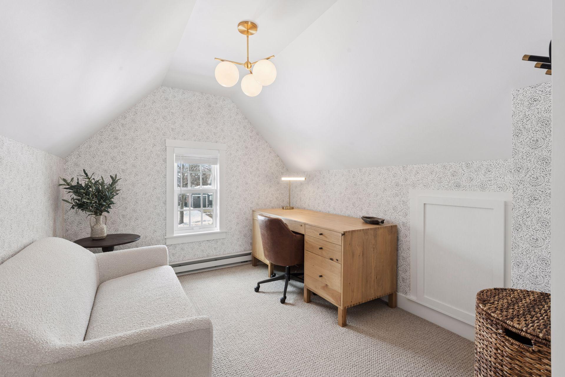 3825 Inglewood Avenue South - Spacecrafting - 0039.jpg