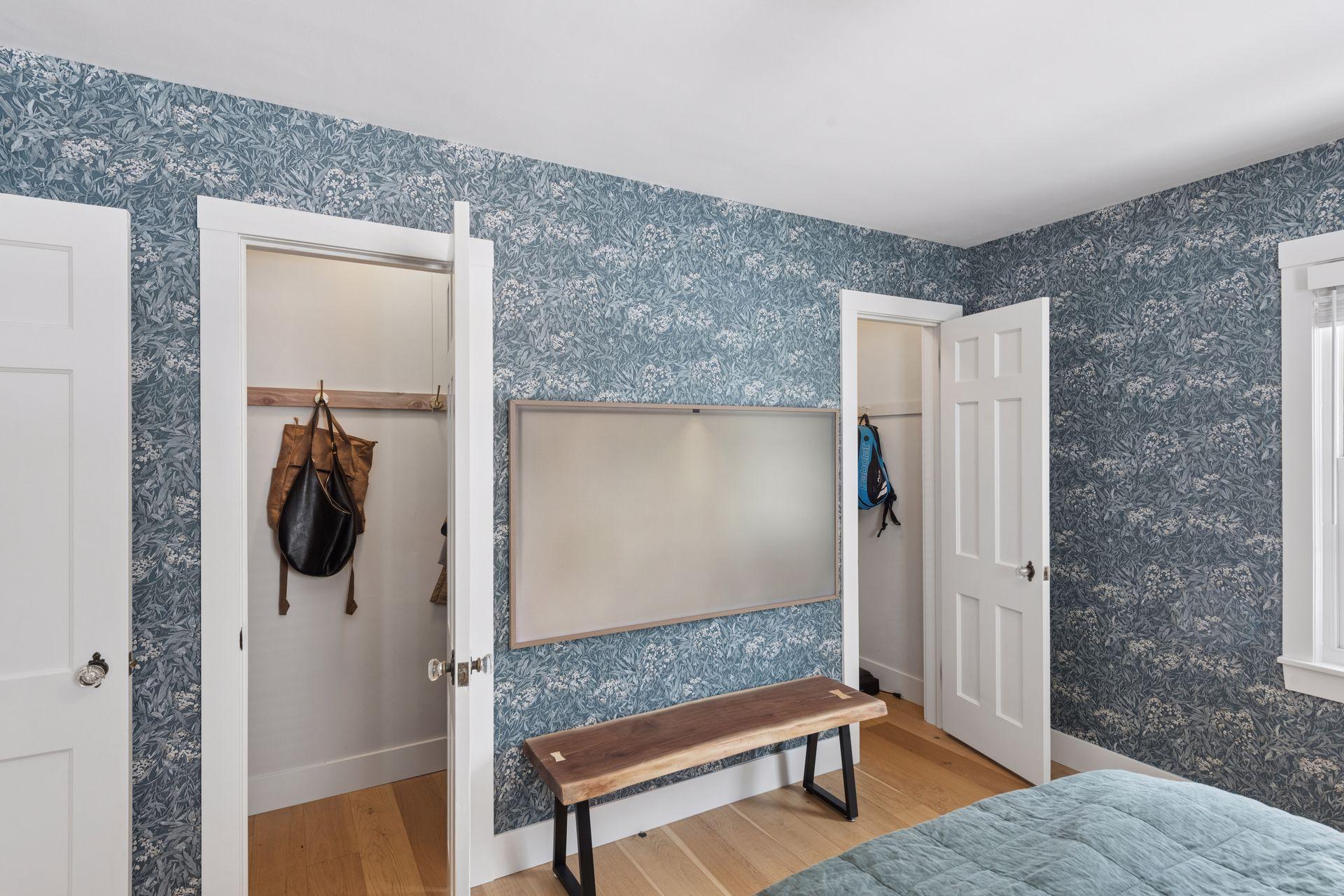 3825 Inglewood Avenue South - Spacecrafting - 0030.jpg