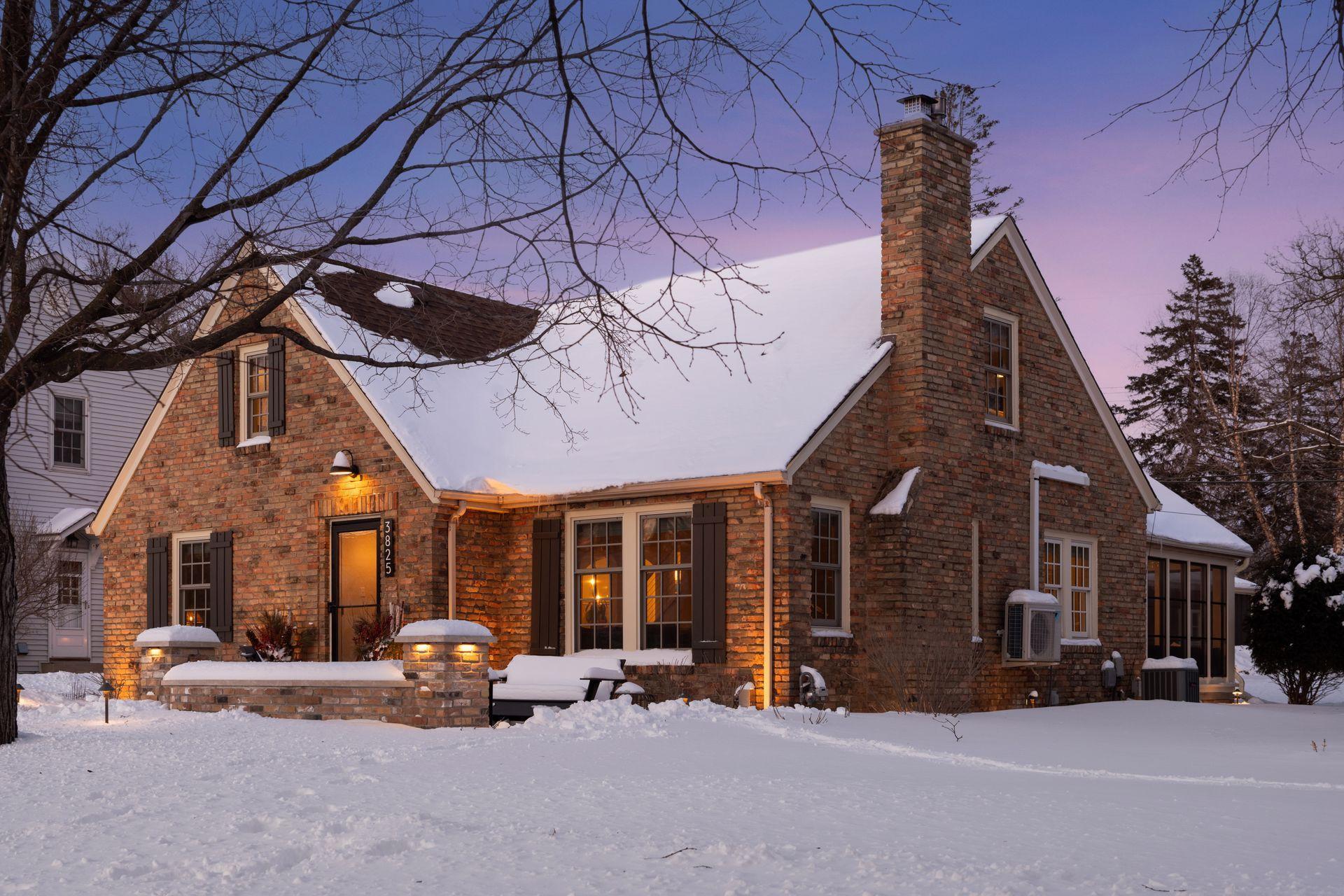 3825 Inglewood Avenue South - Spacecrafting - 0001.jpg