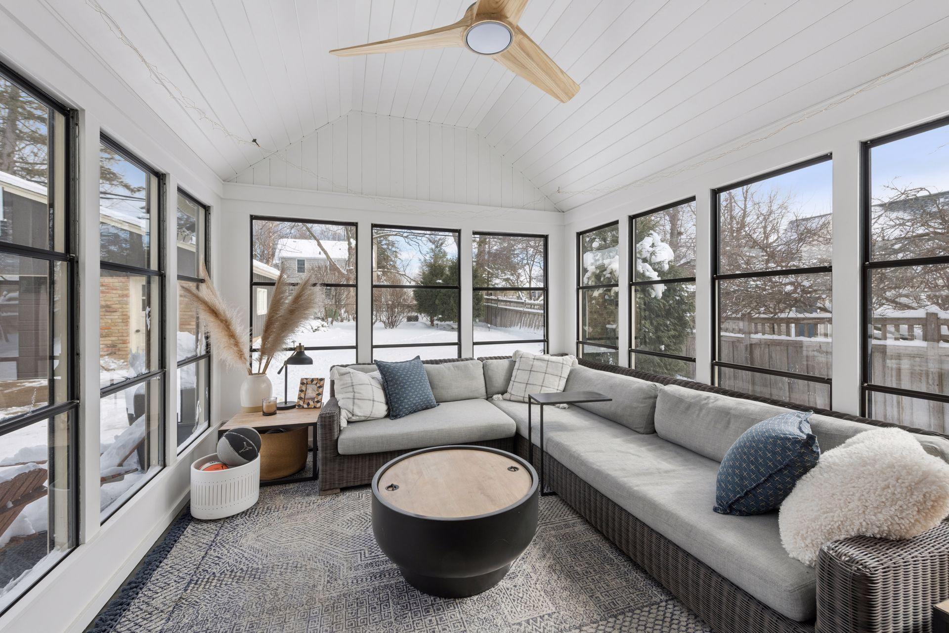 3825 Inglewood Avenue South - Spacecrafting - 0020.jpg