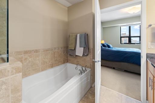 100 3rd Avenue S, 2604, Minneapolis, MN 55401