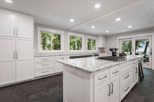 9286 Edgewater Circle S, Pequot Lakes, MN 56472