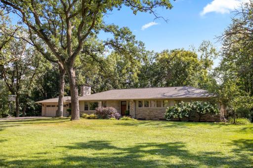 15 Saint Albans Road E, Hopkins, MN 55305