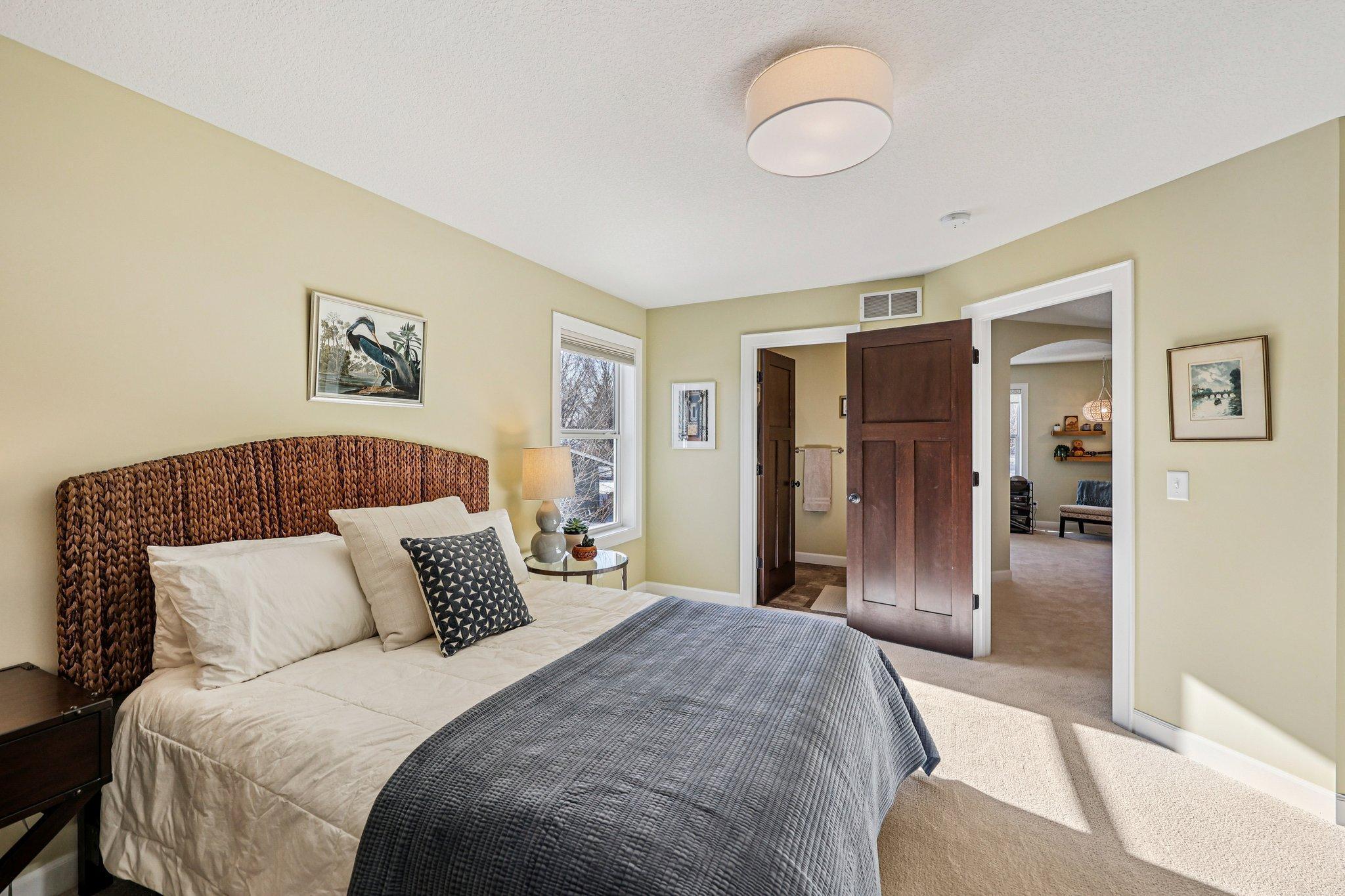 24-web-or-mls-Cutacross Rd-S2901-024.jpg