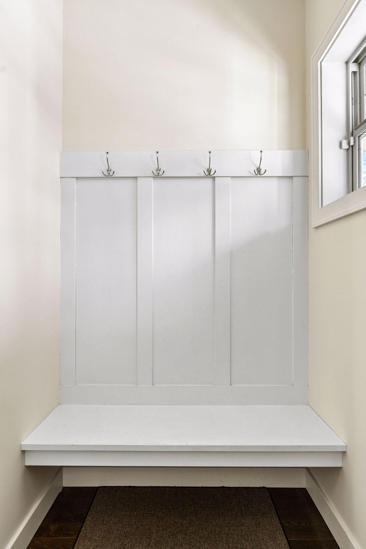 Bonus front entry hanging/storage area