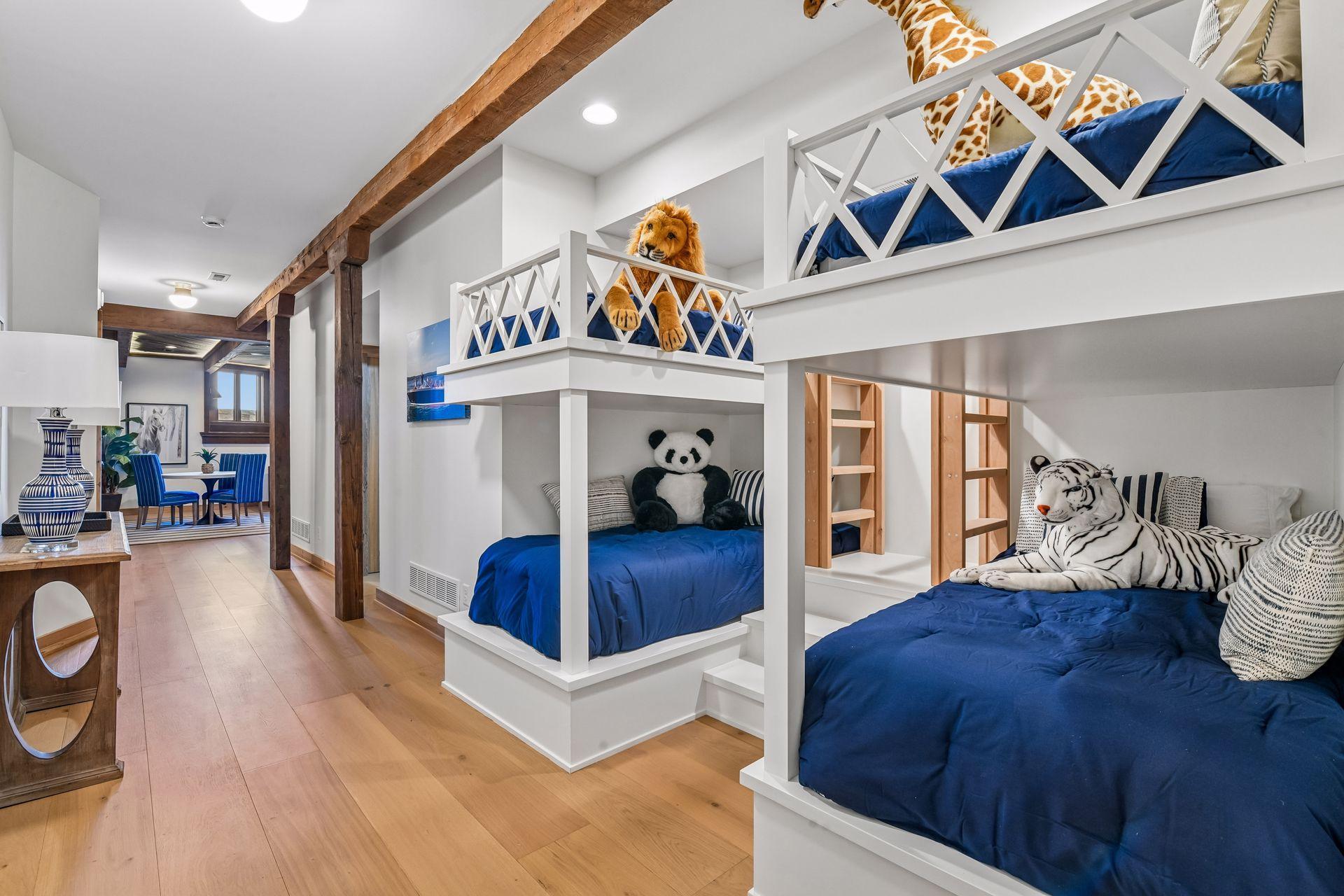 New built-in bunk beds. Perfect for a sleepover