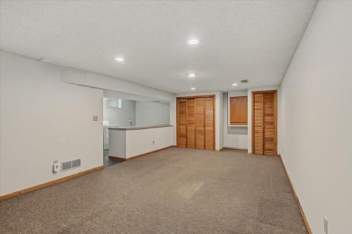 175 W Kraft Road, Saint Paul, MN 55118