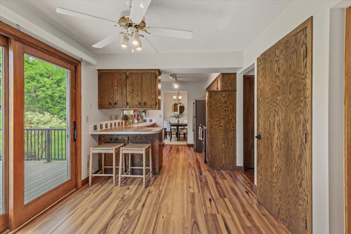 Eat-in kitchen area