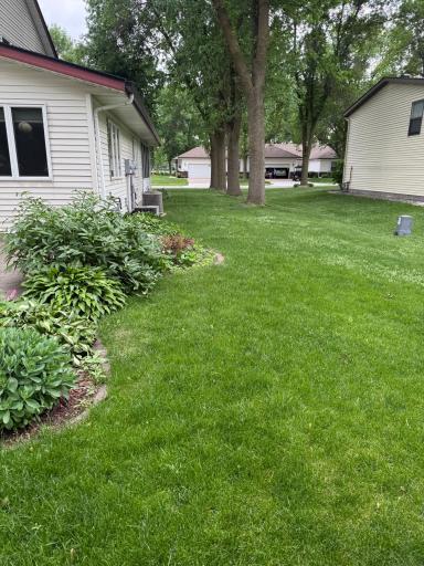 Side Greenspace