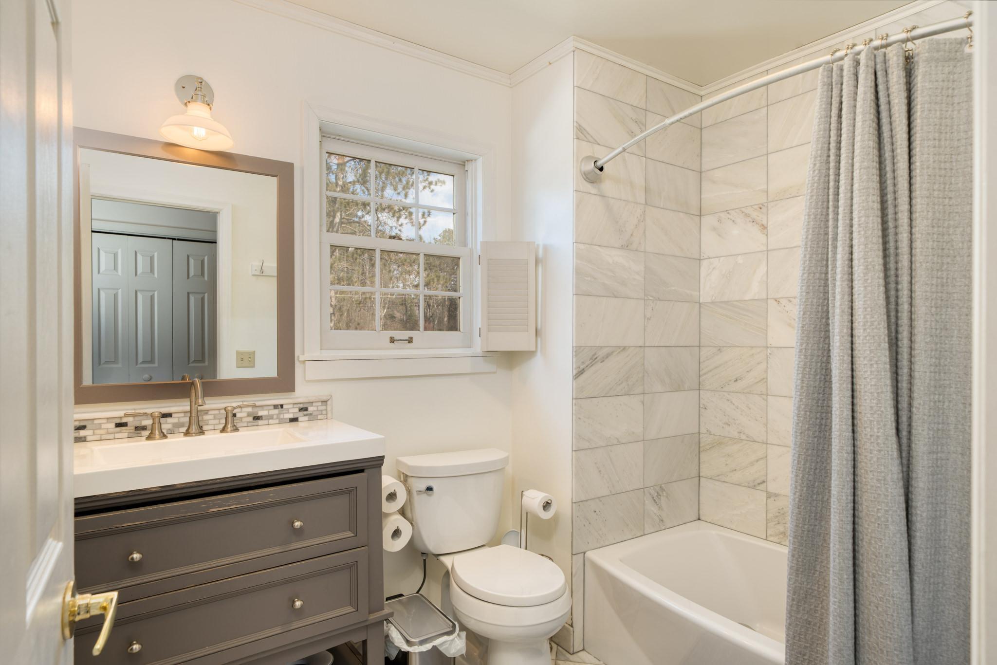 full bath - primary bedroom