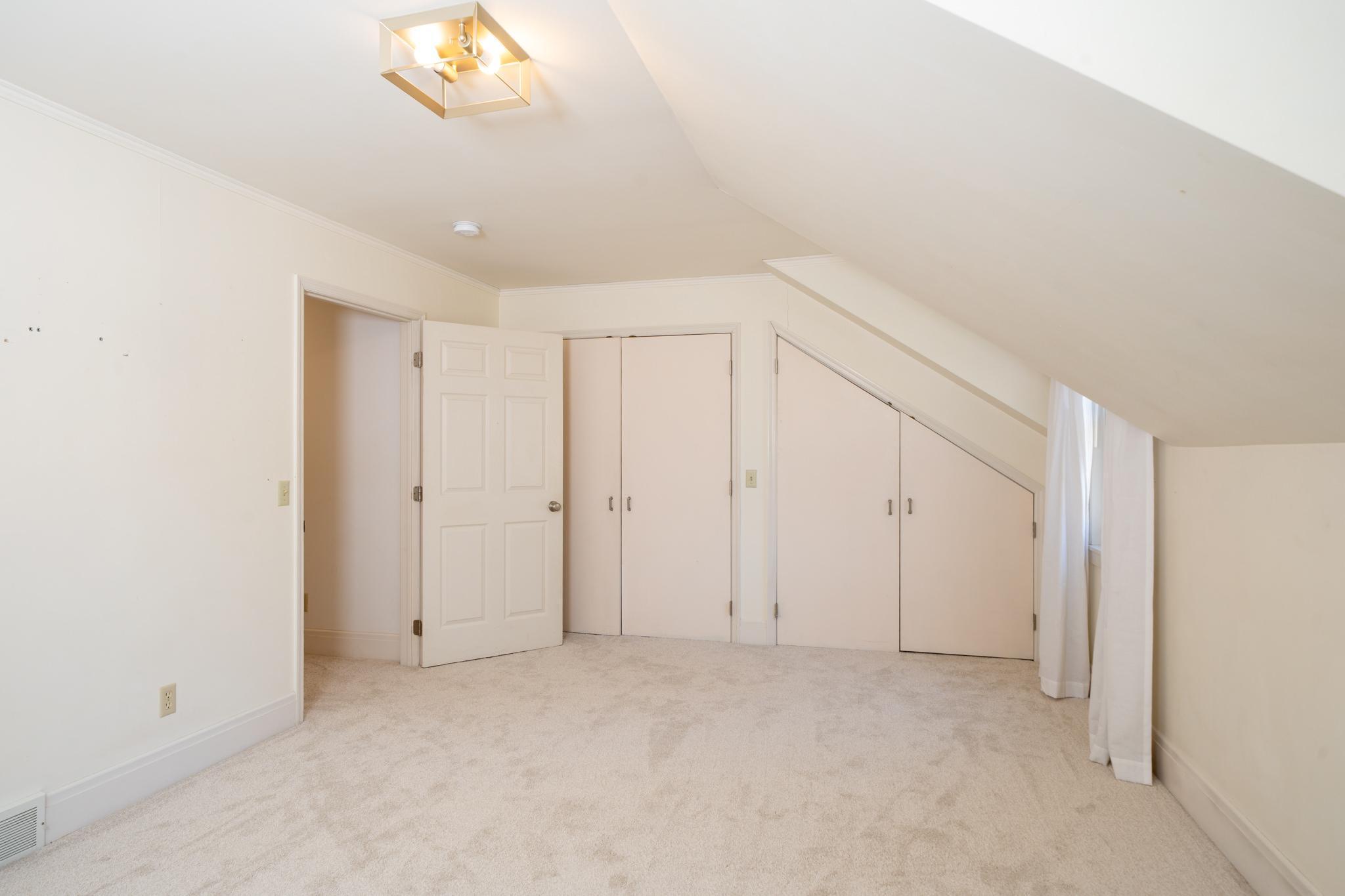 bedroom 3 upper level