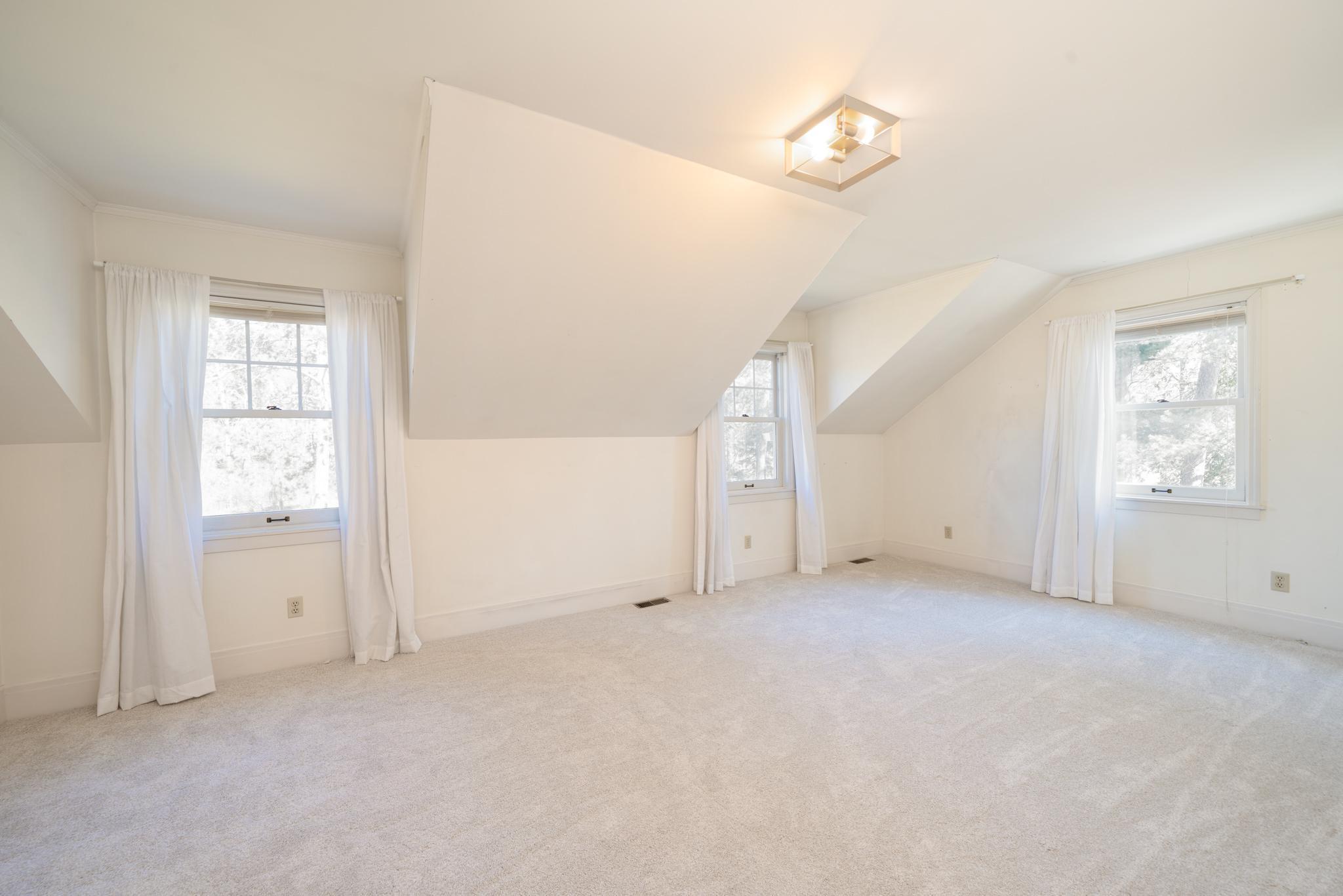 bedroom 3 upper level