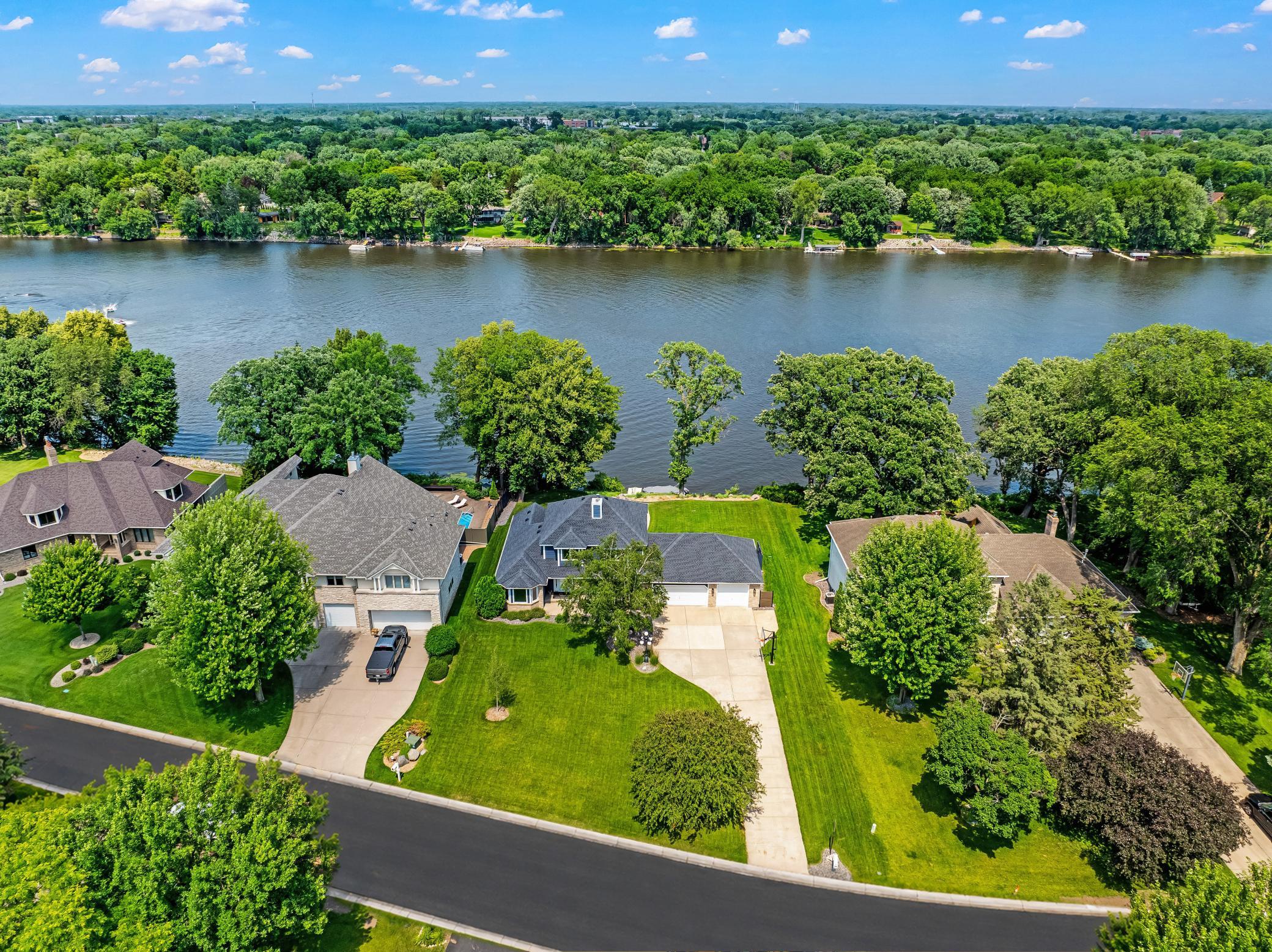 Bike or boat to Mississippi Crossings and enjoy dinner at Char Blu or boat up the Rum River and dock in downtown Anoka for an afternoon of free concerts at the Riverfront Memorial Park.