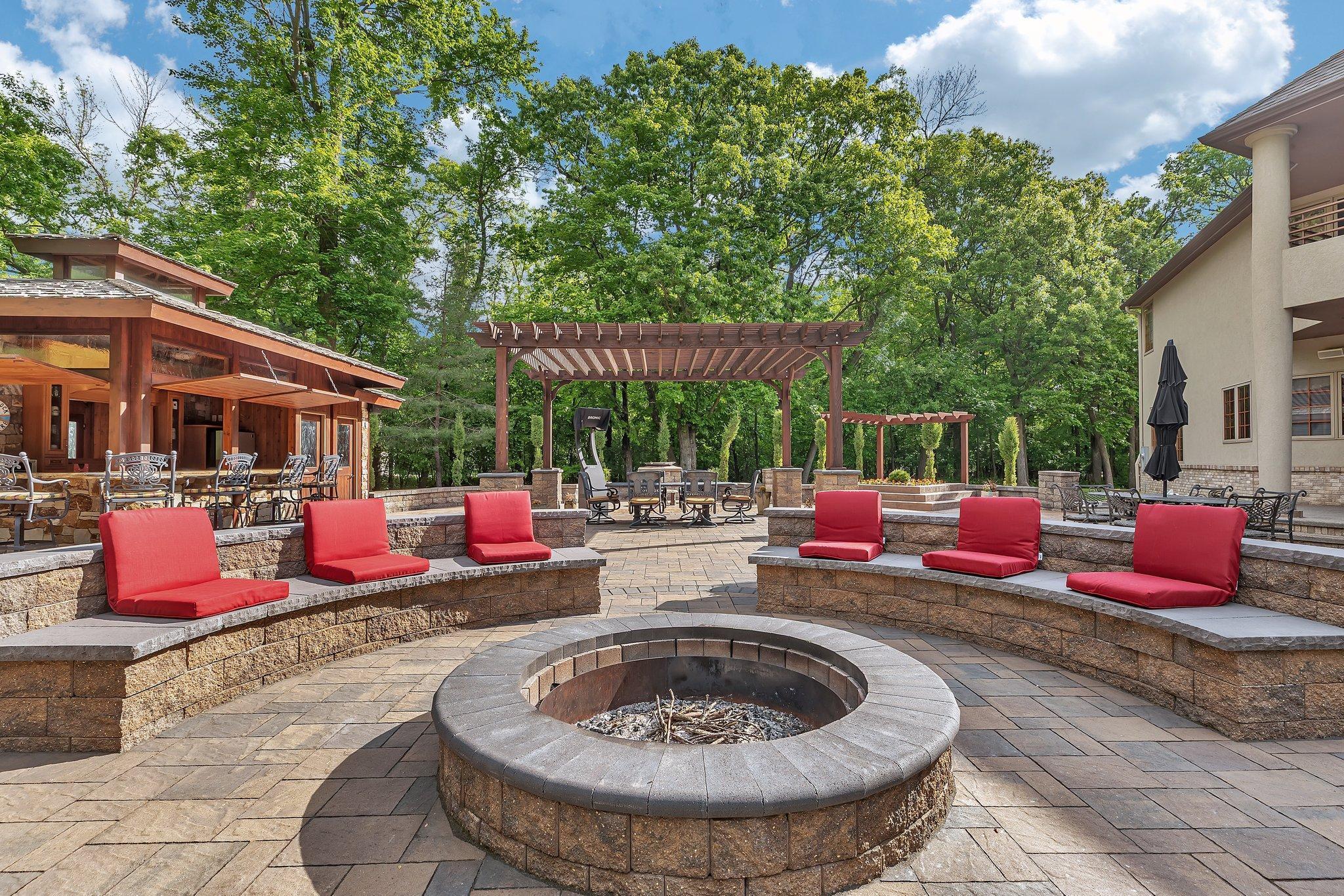 Now that is a firepit to enjoy!