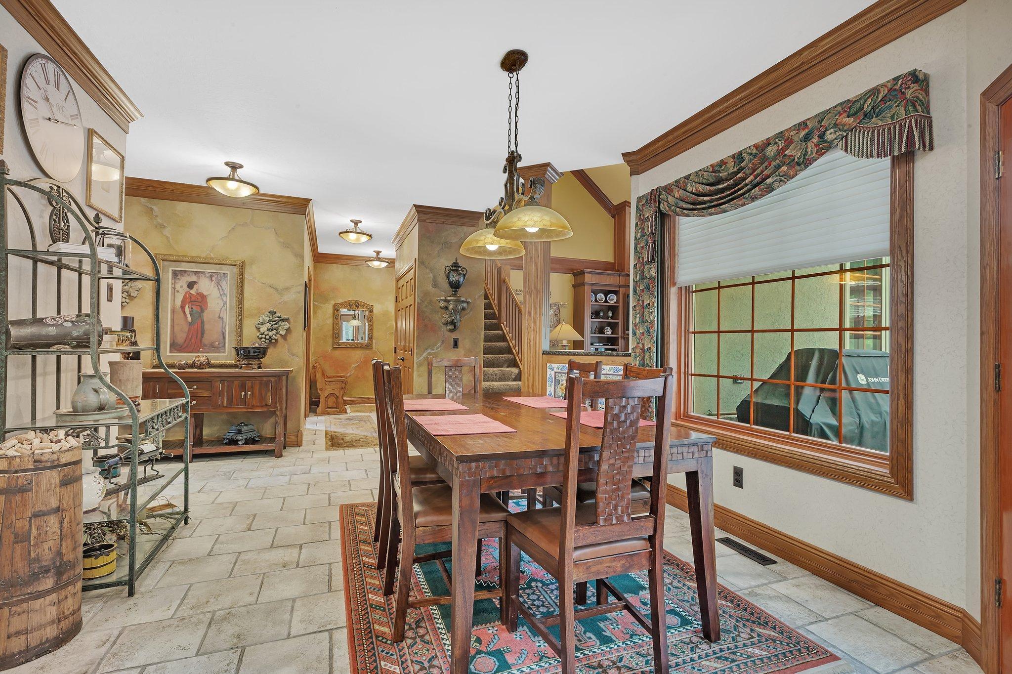 Crown moldings throughout!