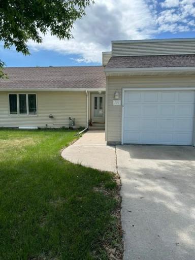 Photo for 131 Belleville Court, Thief River Falls, MN 56701 - listing #7039037 131 Belleville Court, Thief River Falls, MN 56701