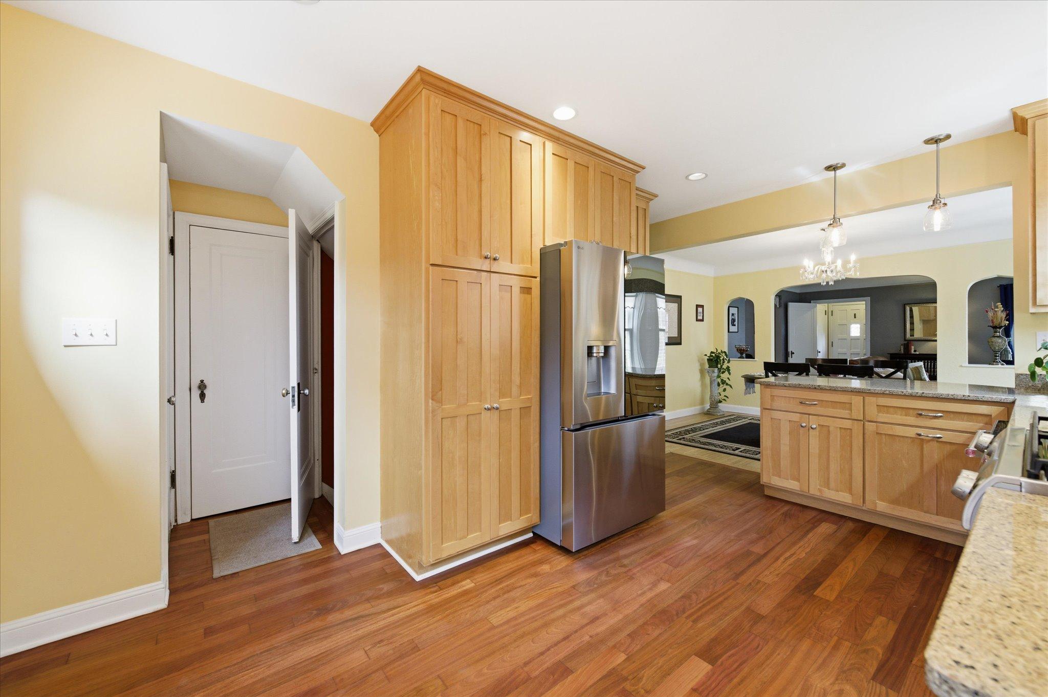 17-5216 Logan Ave S [2958851]- 017.jpg