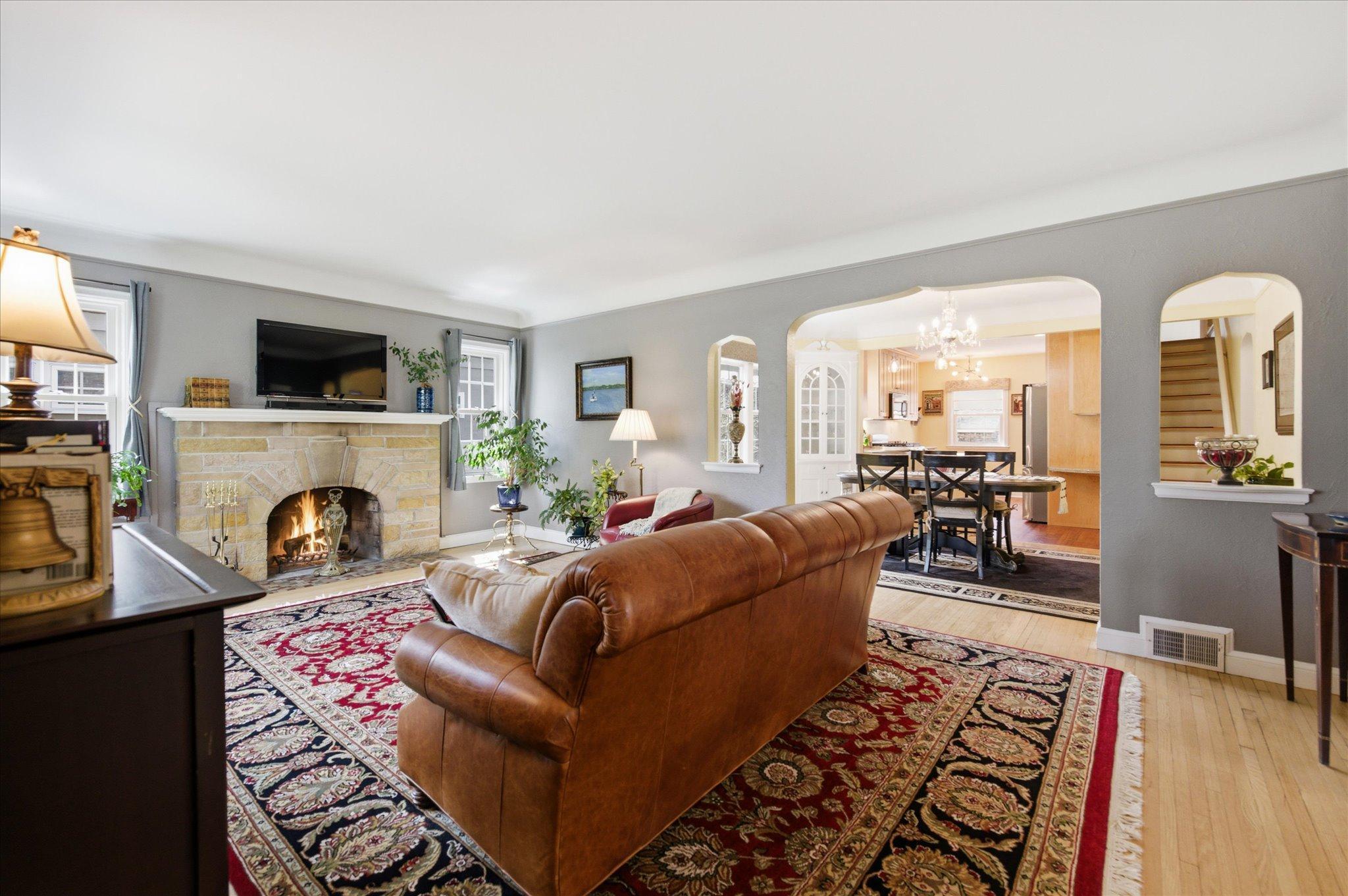 06-5216 Logan Ave S [2958851]- 006.jpg