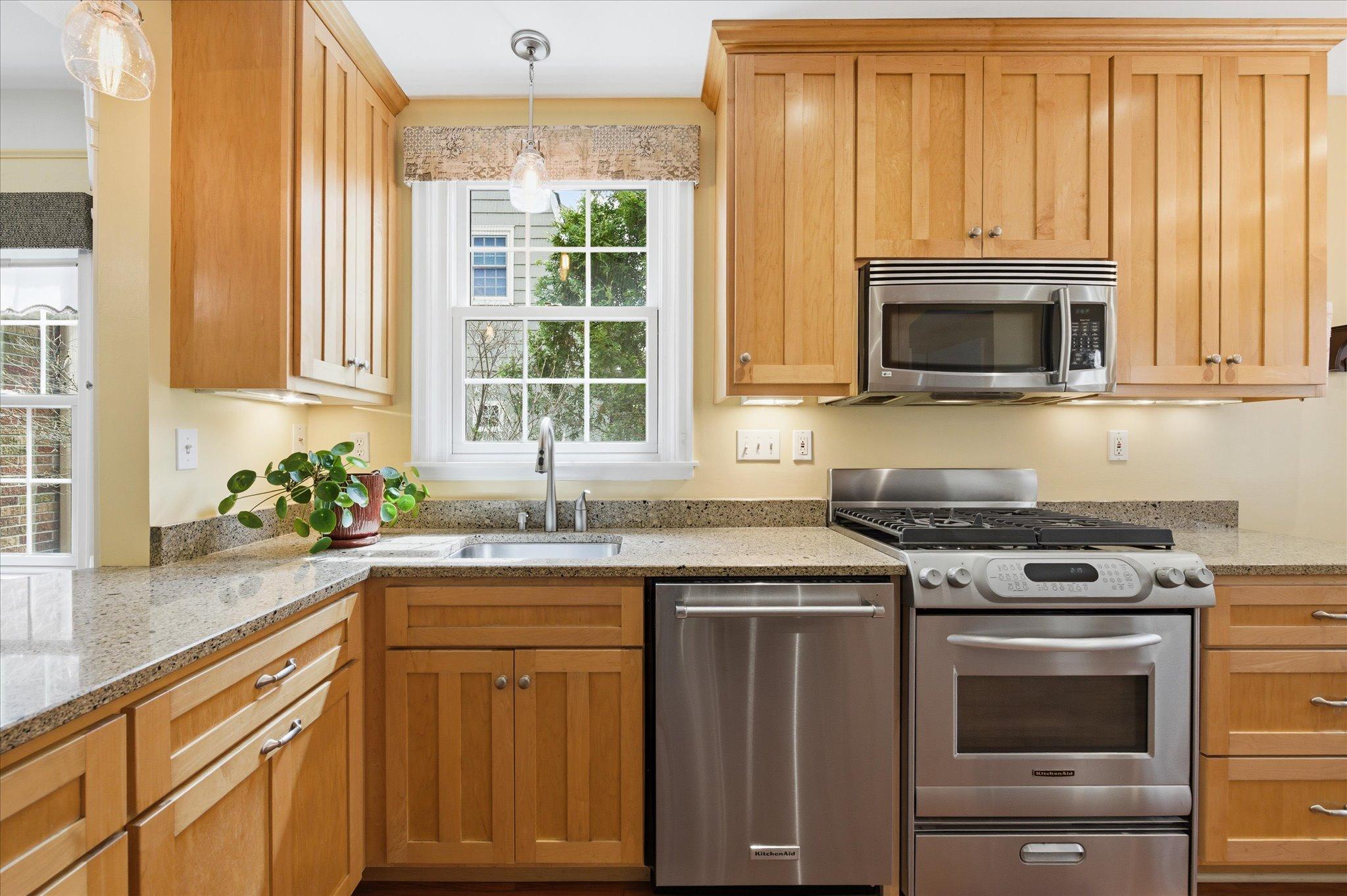 20-5216 Logan Ave S [2958851]- 020.jpg