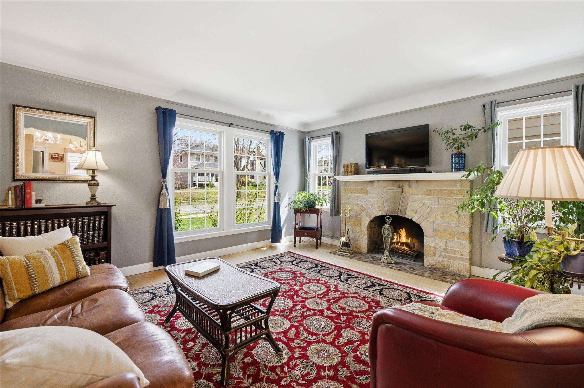 08-5216 Logan Ave S [2958851]- 008.jpg