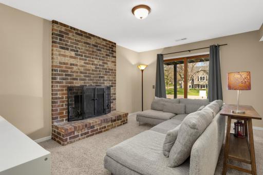 9273 Dartford Road, Woodbury, MN 55125