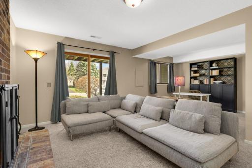 9273 Dartford Road, Woodbury, MN 55125
