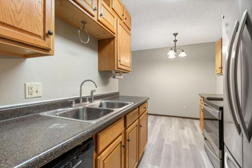 2011 E 122nd Street, D24, Burnsville, MN 55337