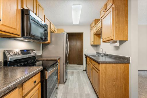 2011 E 122nd Street, D24, Burnsville, MN 55337