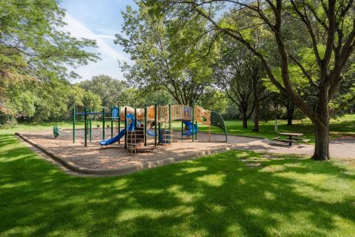 2011 E 122nd Street, D24, Burnsville, MN 55337