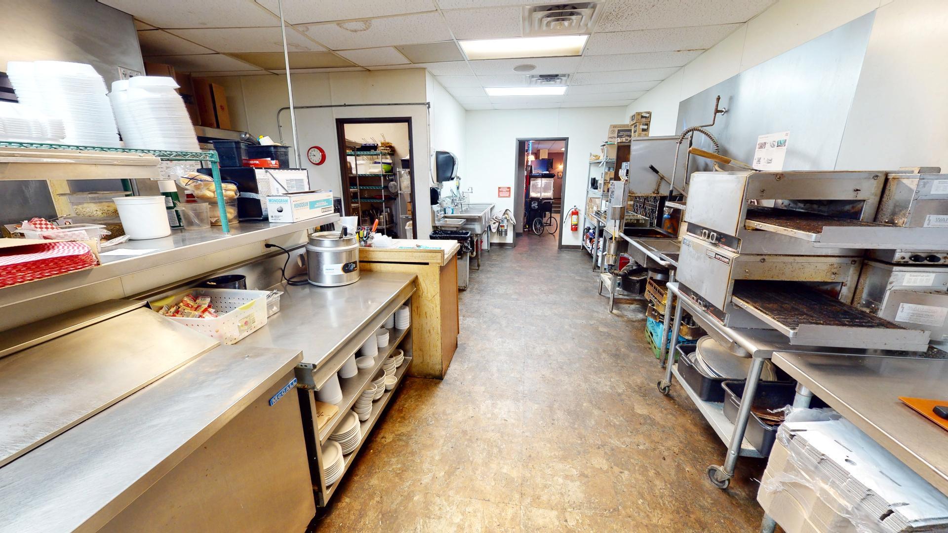 Kitchen 4.jpg